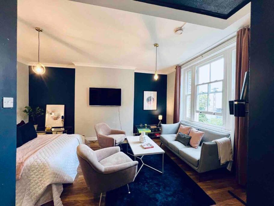 Chic Near Regent's Park N8 Appartement